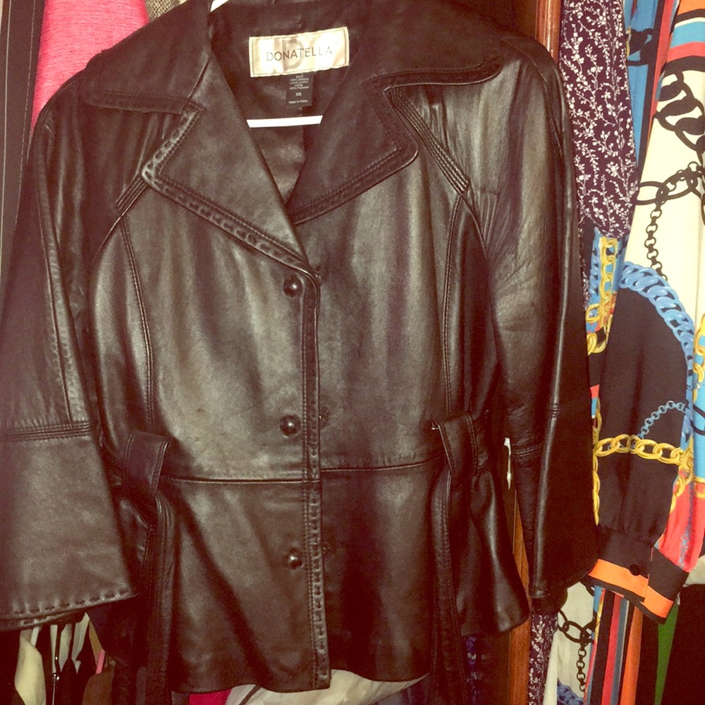 Leather cropped jacket
